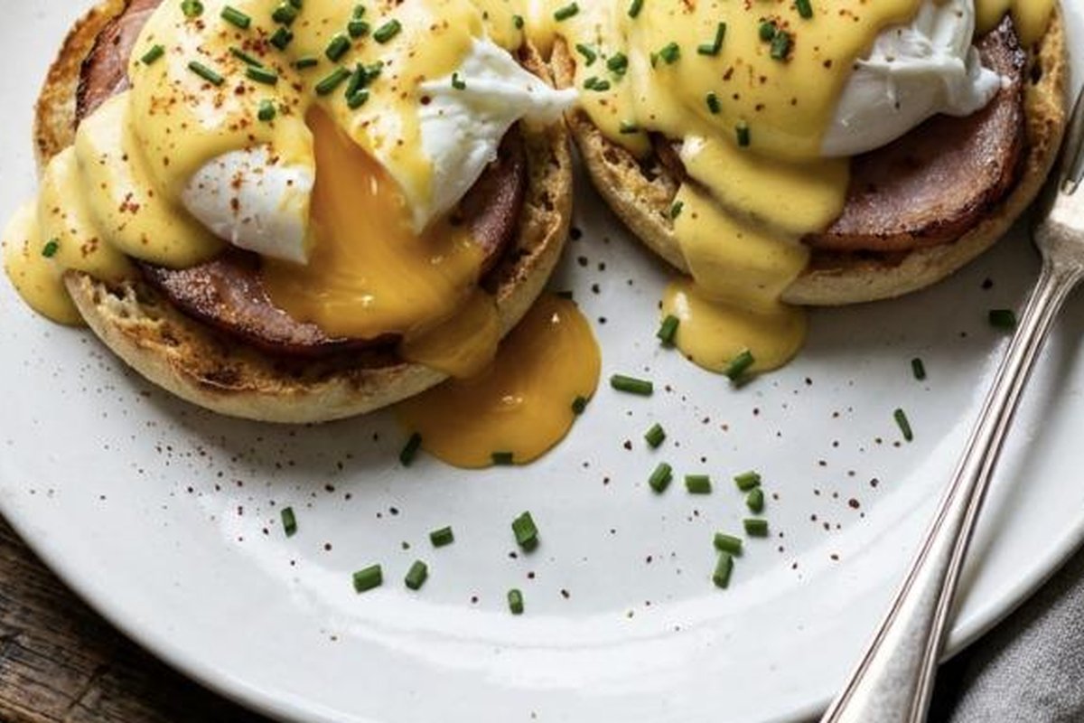 Benedict Eggs Recipe (30 Min) – Classic & Brunch-Ready