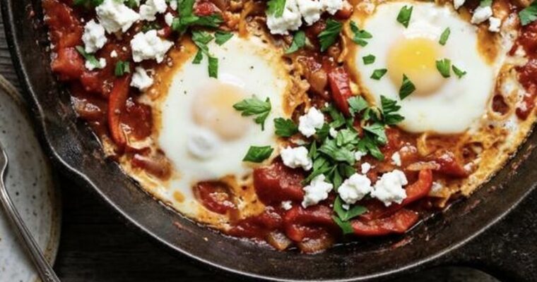Easy Shakshuka Recipe (35 Min) – Bold & One-Skillet