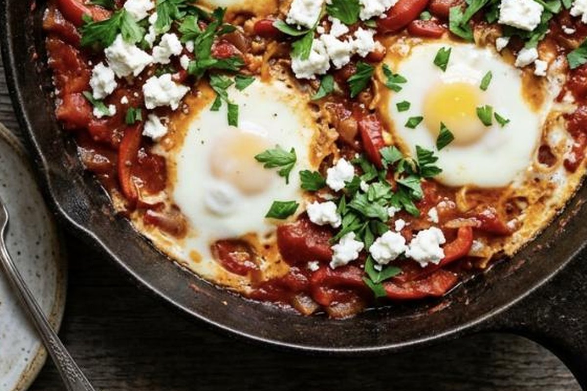 Easy Shakshuka Recipe (35 Min) – Bold & One-Skillet